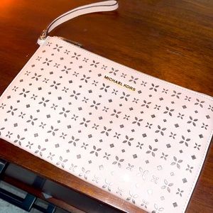 Michael Kors handbag/wristlet